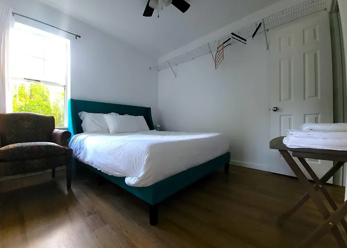 One In A Renovated Duplex House Near Fsu Habitación en casa particular Tallahassee